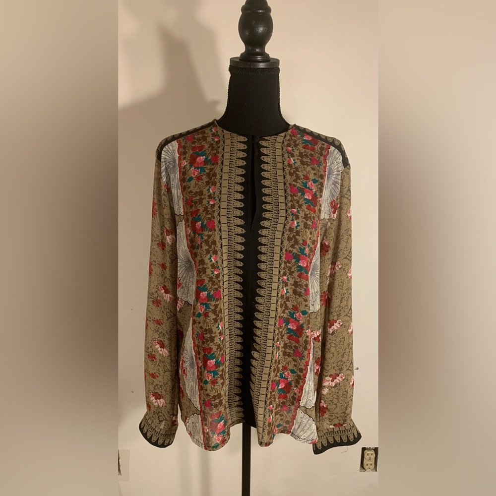 Nicola floral woman’s blouse sz 12
